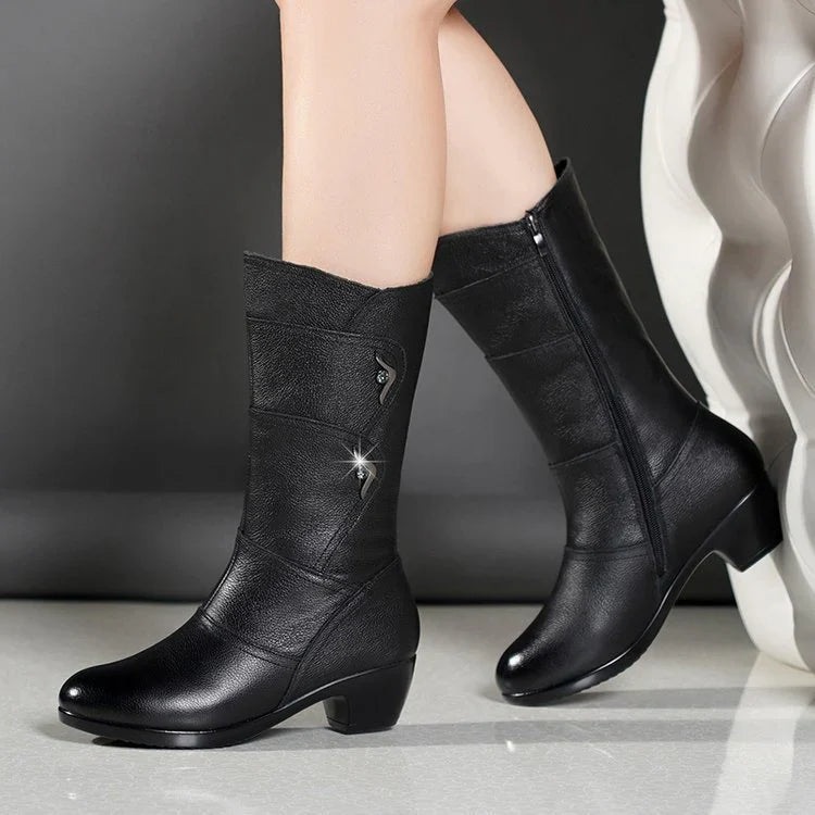 Bottines d'hiver en cuir noir hauteur mi-mollet