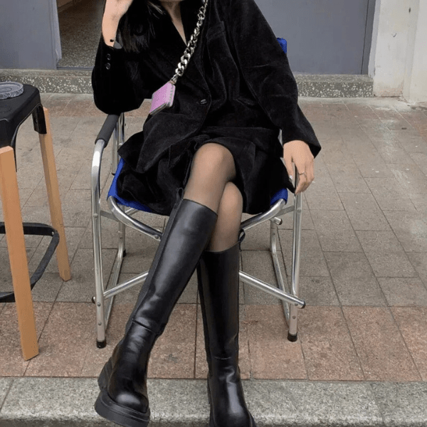 Lange Lederstiefel mit Plateau