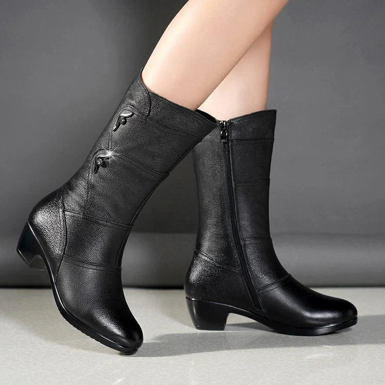 Bottines d'hiver en cuir noir hauteur mi-mollet