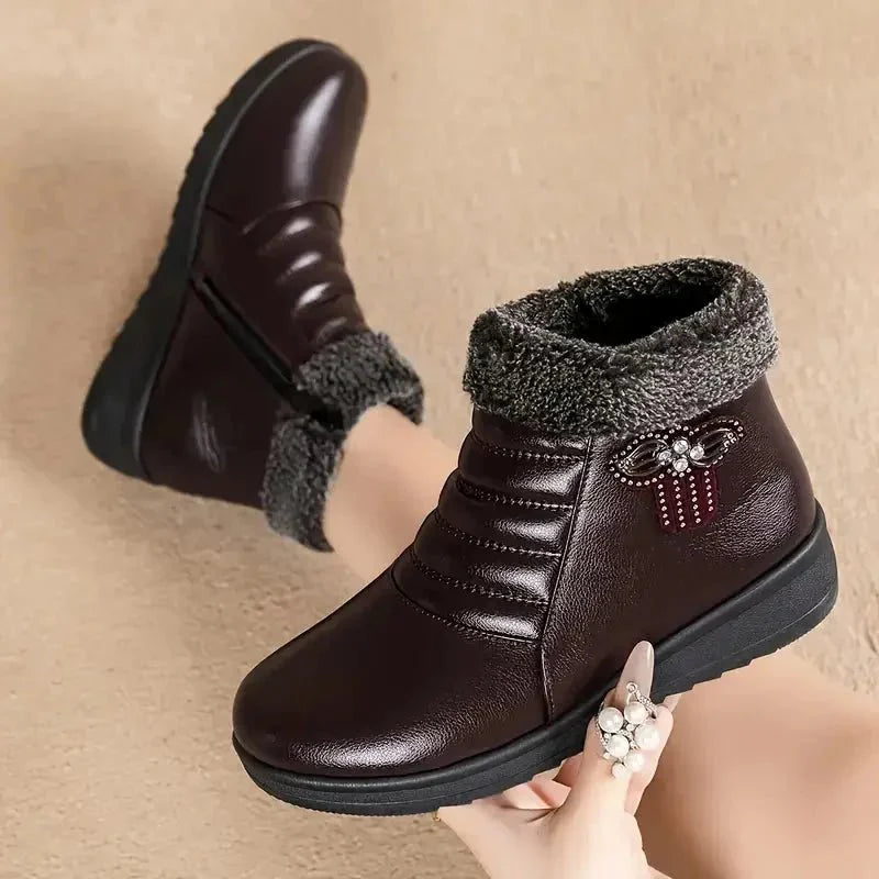 Chaussures d'hiver pour femmes avec doublure en polaire.