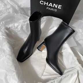 Bottines courtes pour femmes en cuir à bout carré talon 8 cm