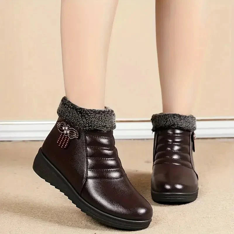 Chaussures d'hiver pour femmes avec doublure en polaire.