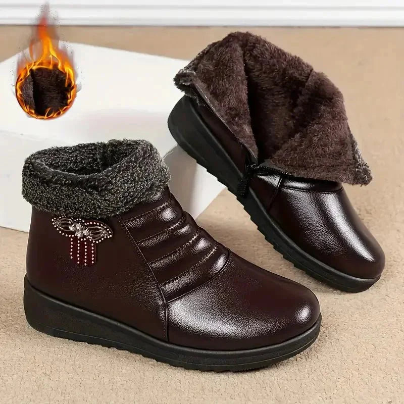 Chaussures d'hiver pour femmes avec doublure en polaire.